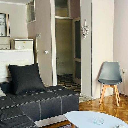 Majdini Clock Tower Apartman ポドゴリツァ エクステリア 写真