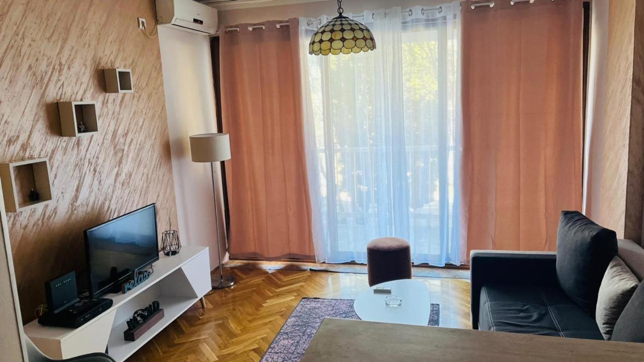 Majdini Clock Tower Apartman ポドゴリツァ エクステリア 写真