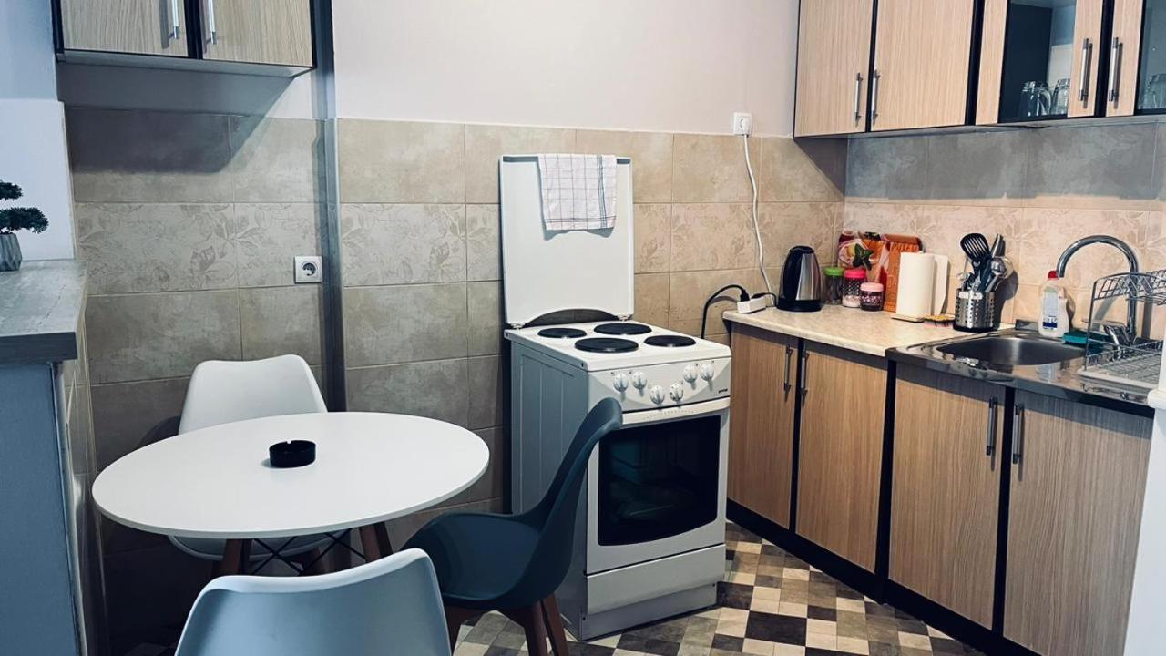 Majdini Clock Tower Apartman ポドゴリツァ エクステリア 写真